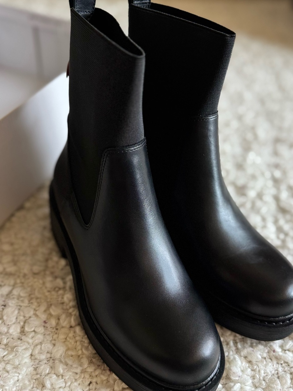 NIB Blondo Frankie Waterproof Black Leather Chelsea Boots Size 8